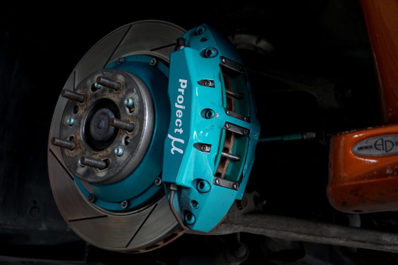 FD3S RX-7のブレーキパッド変更。LUVIX製ブレーキパッドを取り付け！ | サカモトエンジニアリング